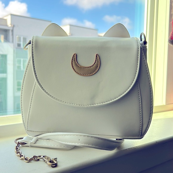Sailor Moon Artemis Purse - Picture 1 of 5